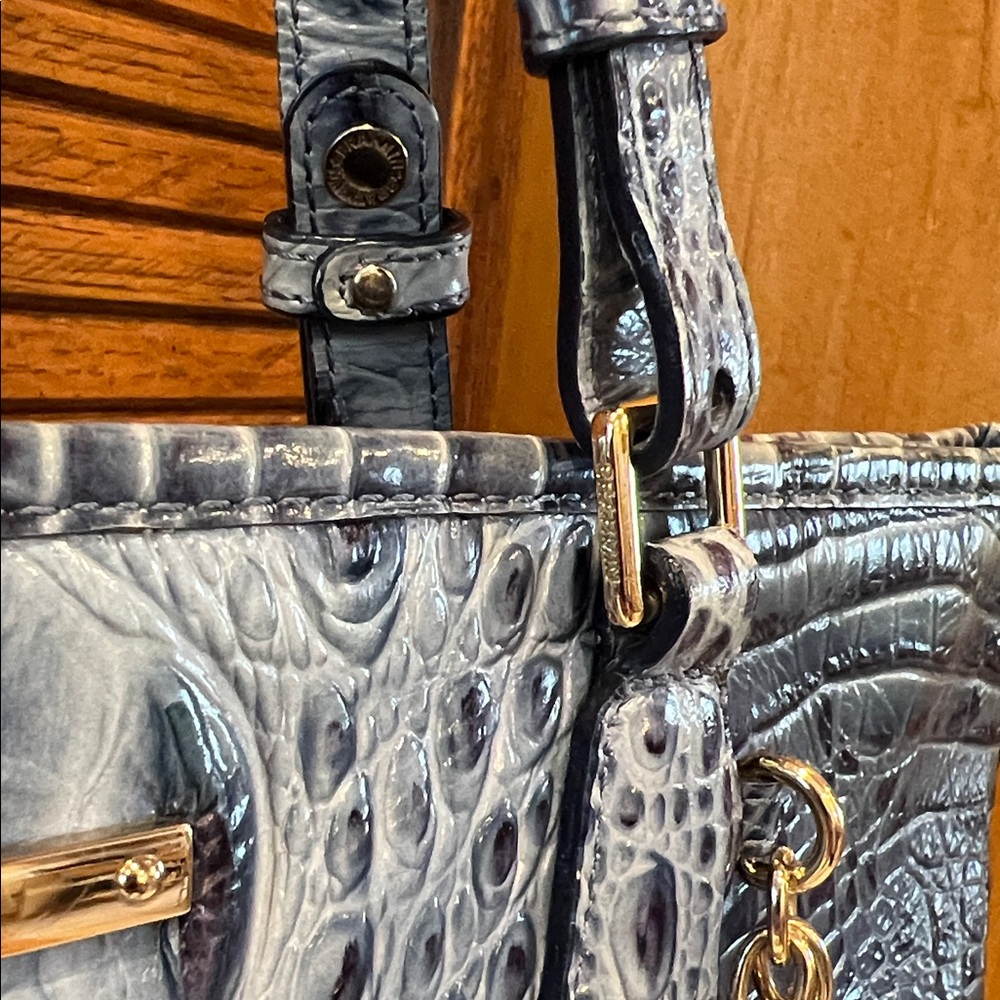 Brahmin Med. Asher Melbourne Embossed Leather Tote bag, denim blues - Picture 5 of 17